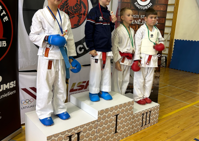bērnu karate sacensību uzvarētāji